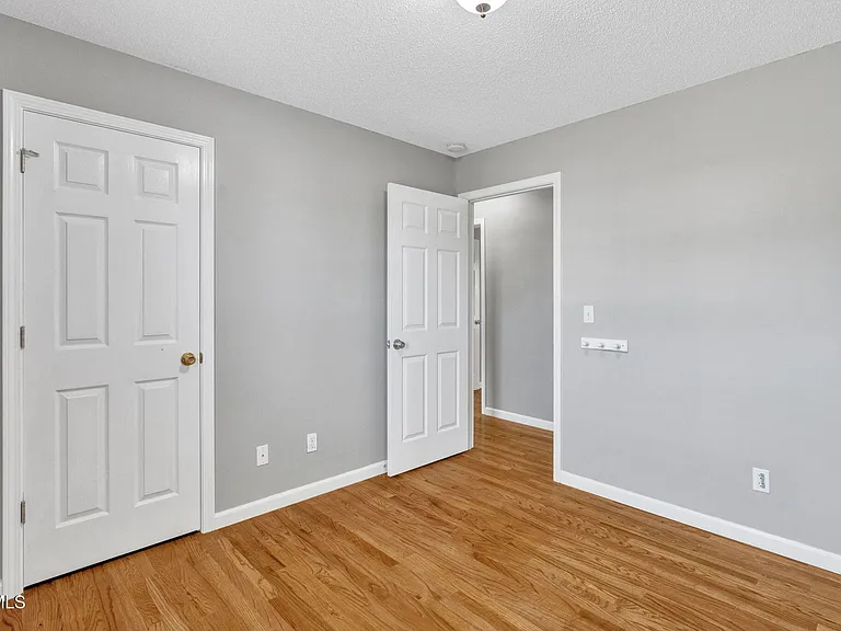 1125 Faye St — Photo 28
