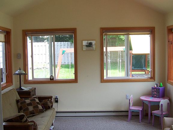 New Sunroom: large and bright