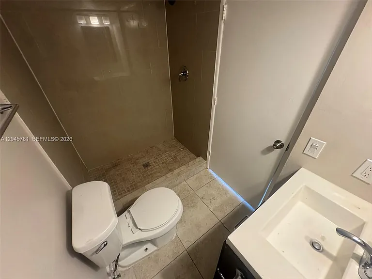 8750 N Sherman Cir #403 — Photo 22