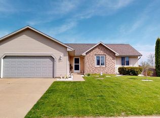 213 Wollet Dr, Fort Atkinson, WI 53538
