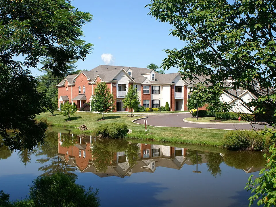 Fox Ridge and Lakeview Park Apartments
