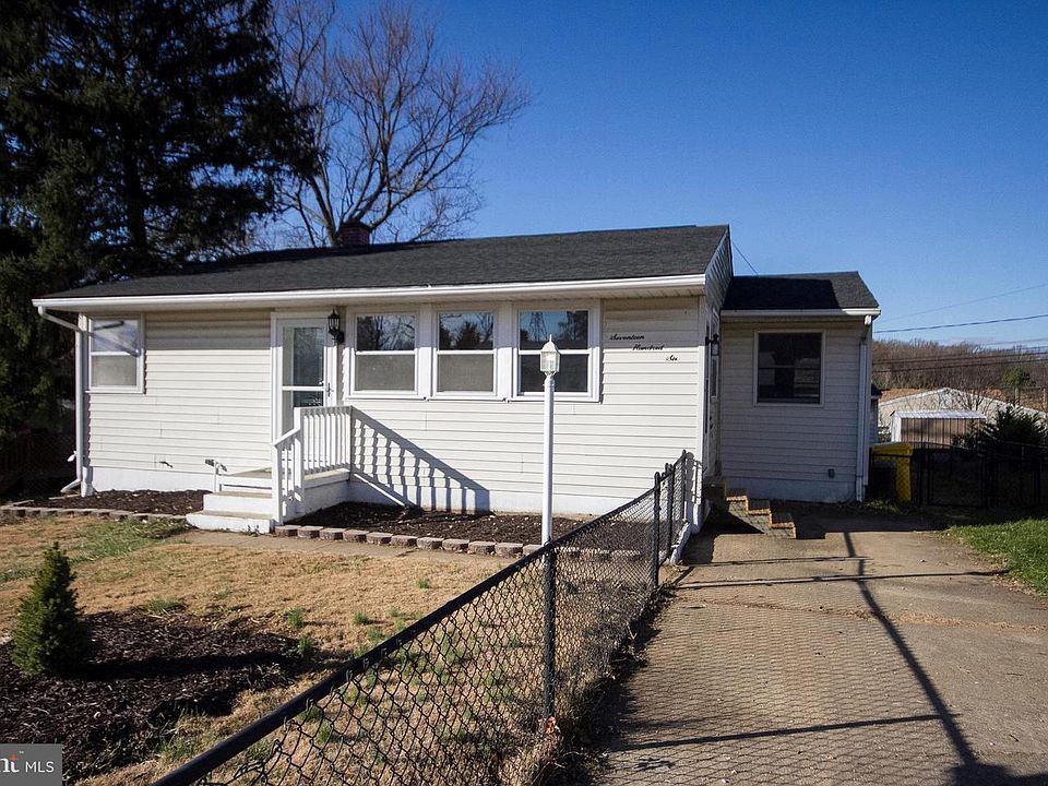 1st image of 1706 Leisure Ln