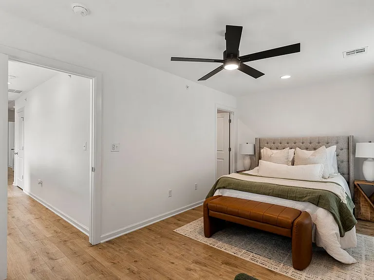 Now offering One & Half Month Free Rent *Advertised Rate is Reflective of Special Offer!* — Photo 50