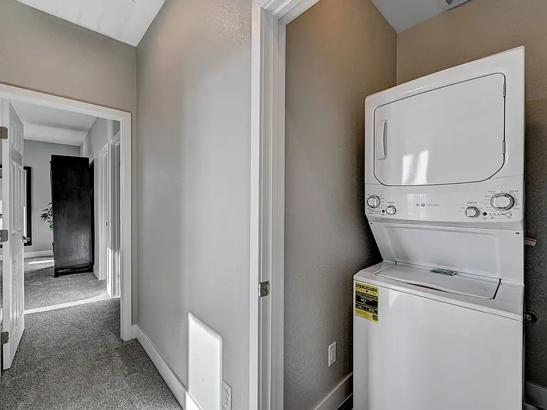 918 Cottonwood Hill Pl — Photo 17