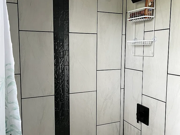 Full size bathtub