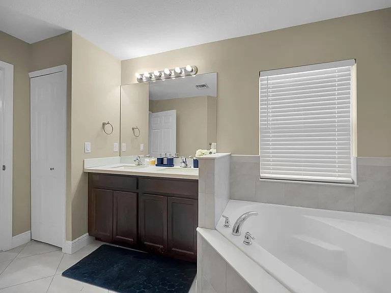 1037 SW Payne Ave — Photo 16