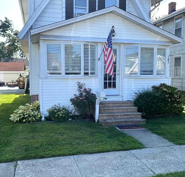 47 Lawrence Ave — Photo 1