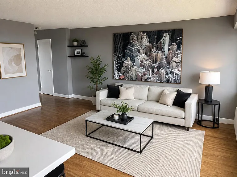 2500 N Van Dorn St #1517 — Photo 2