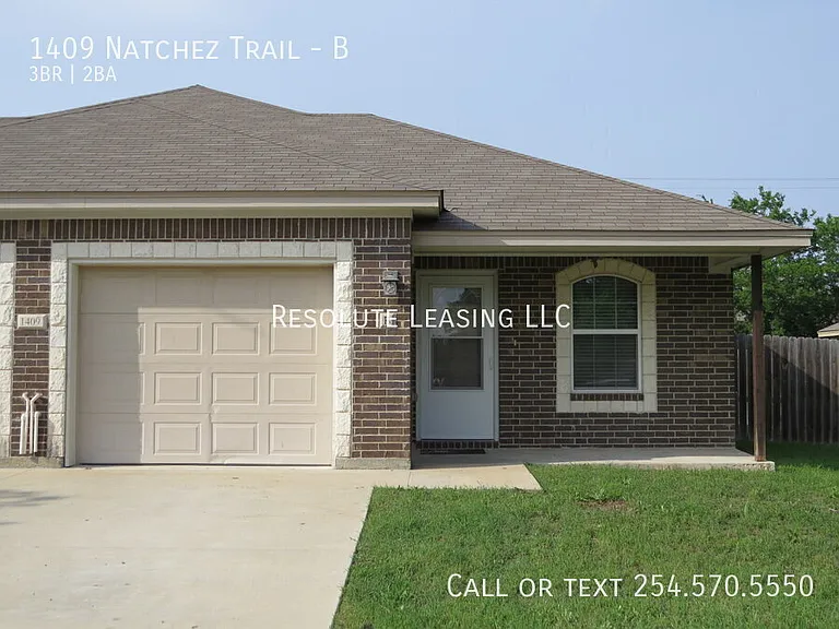 1409 Natchez Trl #B — Photo 2