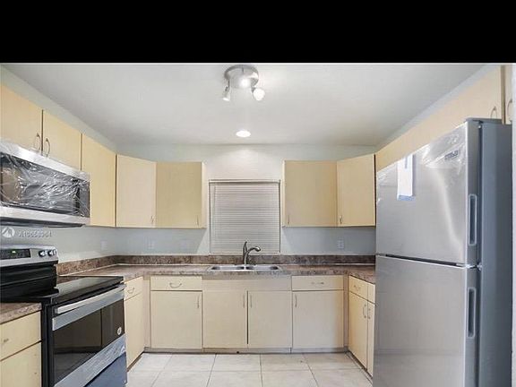 3rd image of 401 NW 5th Ave
