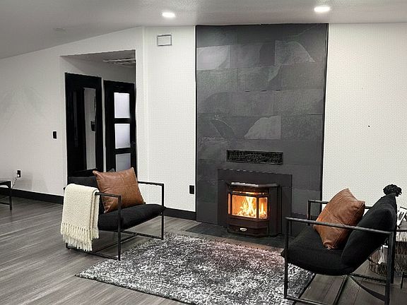 2nd image of 153 SE James St