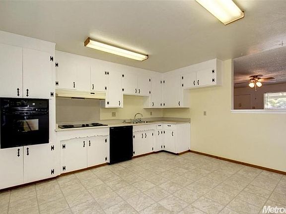 3rd image of 6328 Belva Way