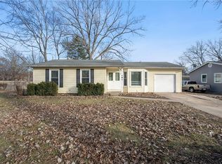 101 SE Brentwood Dr, Lees Summit, MO 64063