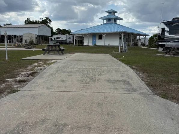 47 Oak Ridge Cir, Lake Placid, FL 33852