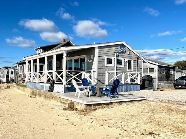 31 Quahog Aly #C, Buzzards Bay, MA 02532