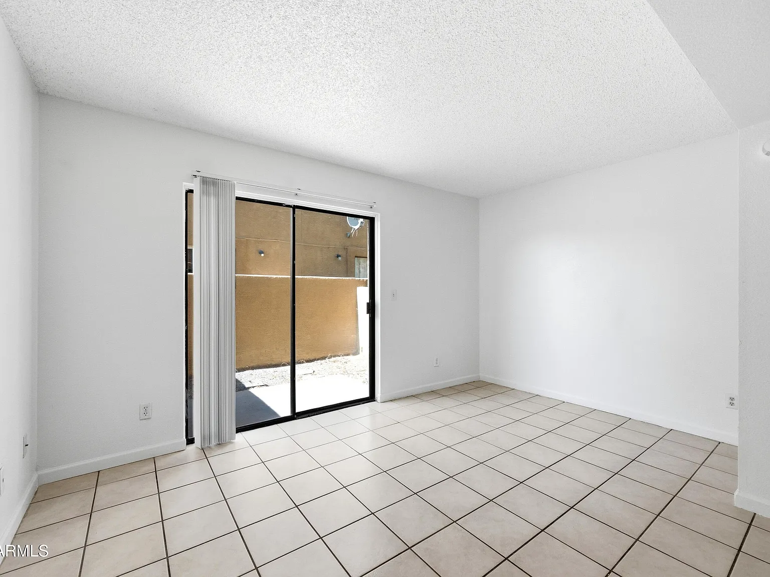 2 bed, 3.0 bath, 999 sqft, $1,350 — Photo 4
