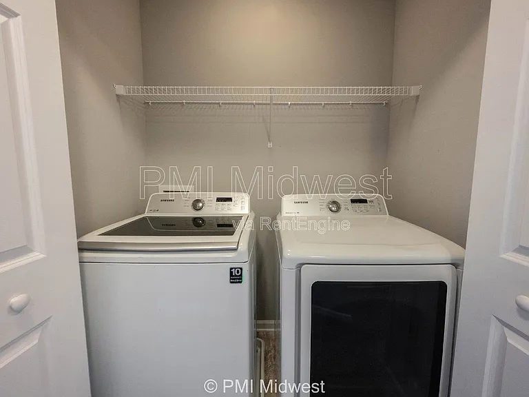 2952 W New York St — Photo 33