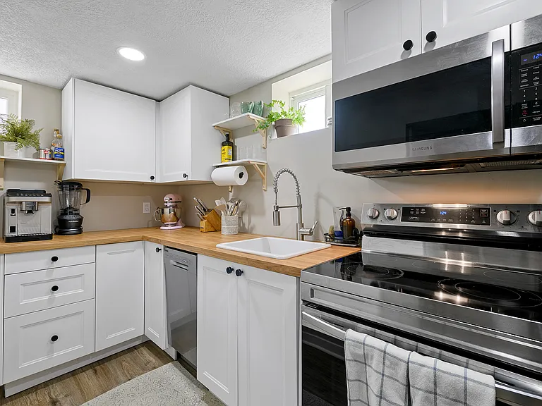 1463 W Arapahoe Ave #BASEMENT — Photo 1