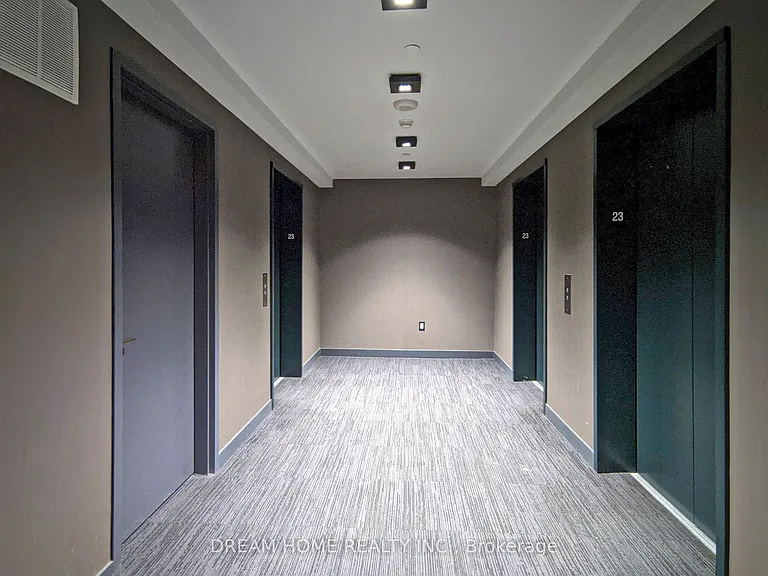 426 University Ave #Penthouse 310 — Photo 21