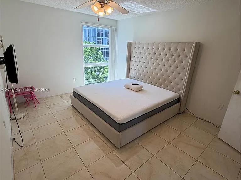 17620 Atlantic Blvd #514 — Photo 3