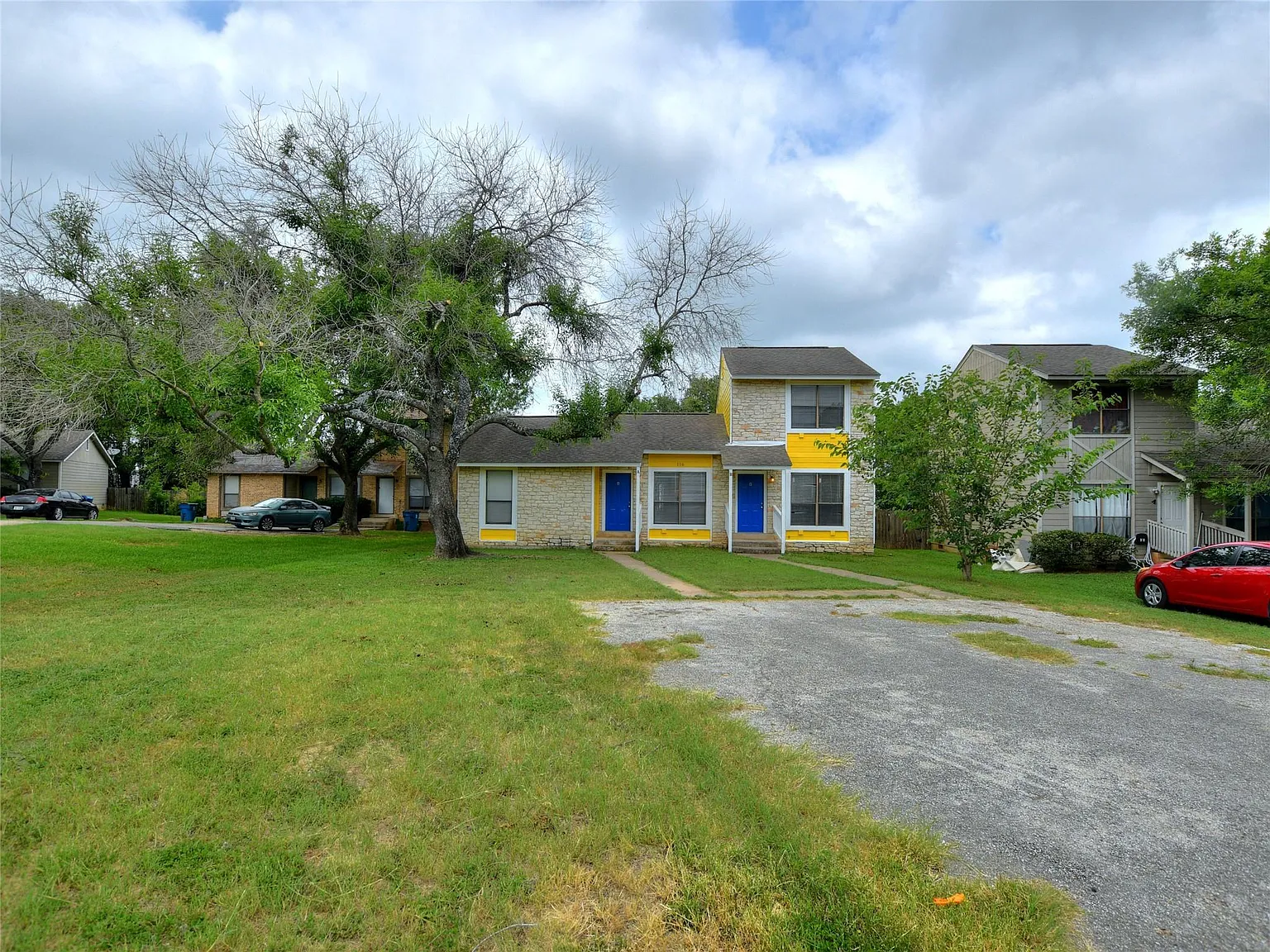 2 bed, 1.5 bath, 1691 sqft, $1,100 — Photo 2