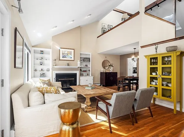 32 Trout Farm Ln, Duxbury, MA 02332