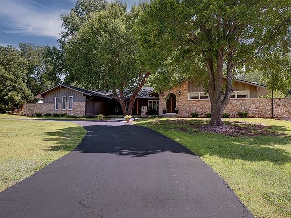 2nd image of 306 S Centennial Rd
