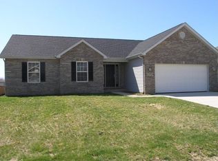 740 Fieldview Dr, Smithton, IL 62285
