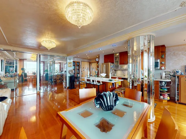 1311 Brightwater Avenue image 2 of 12