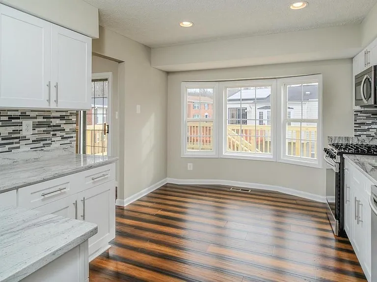 11818 Sylvia Dr — Photo 3