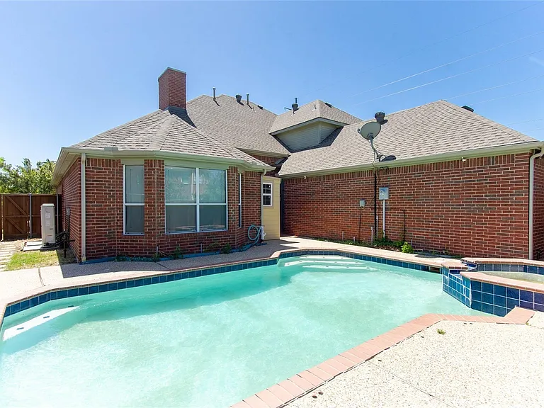 4129 Staten Island Dr — Photo 8