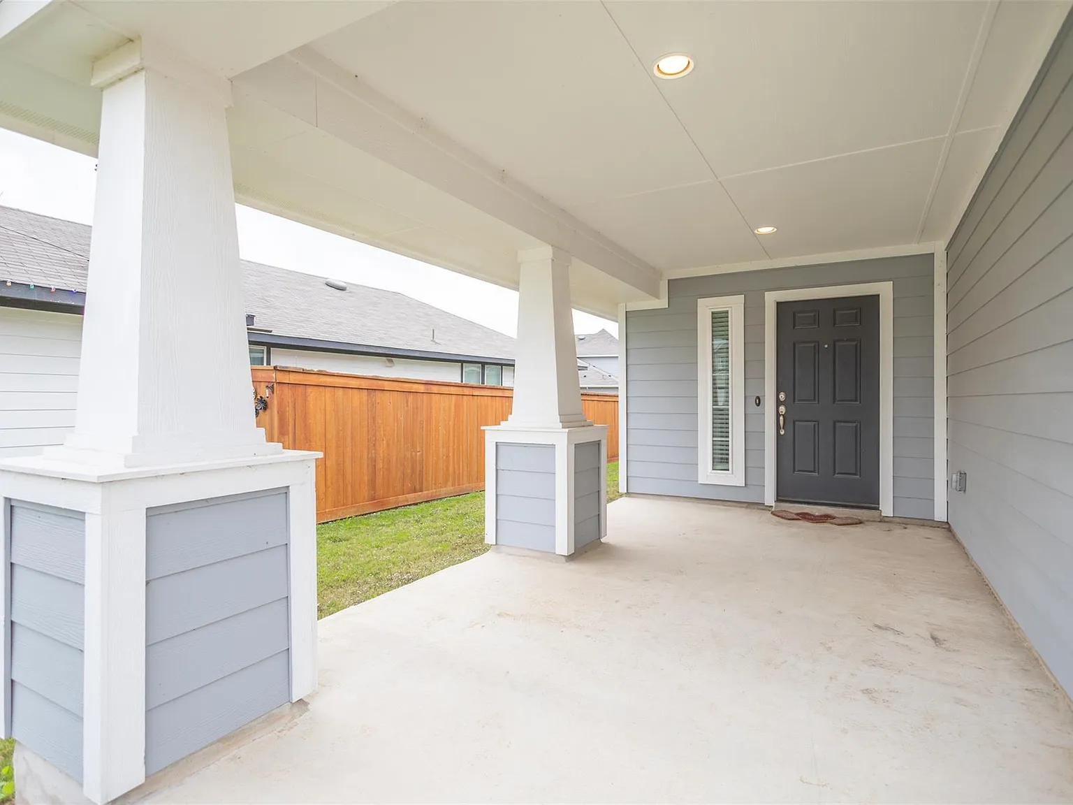 3 bed, 2.0 bath, 1462 sqft, $2,000 — Photo 3