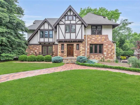 4940 Pennsylvania Ave, Kansas City, MO 64112