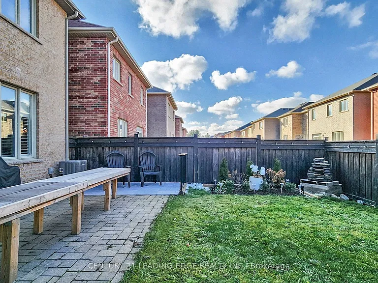 1574 Edgecroft Dr — Photo 37