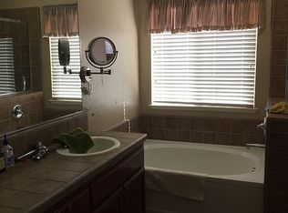 9709 Apple Mill Dr, Elk Grove, CA 95624