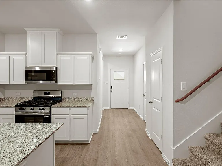 722 Sweet Pea Dr — Photo 4