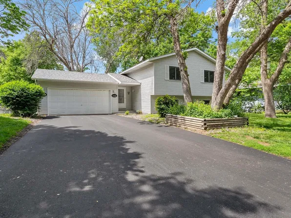 17326 Sunray Cir SW, Prior Lake, MN 55372