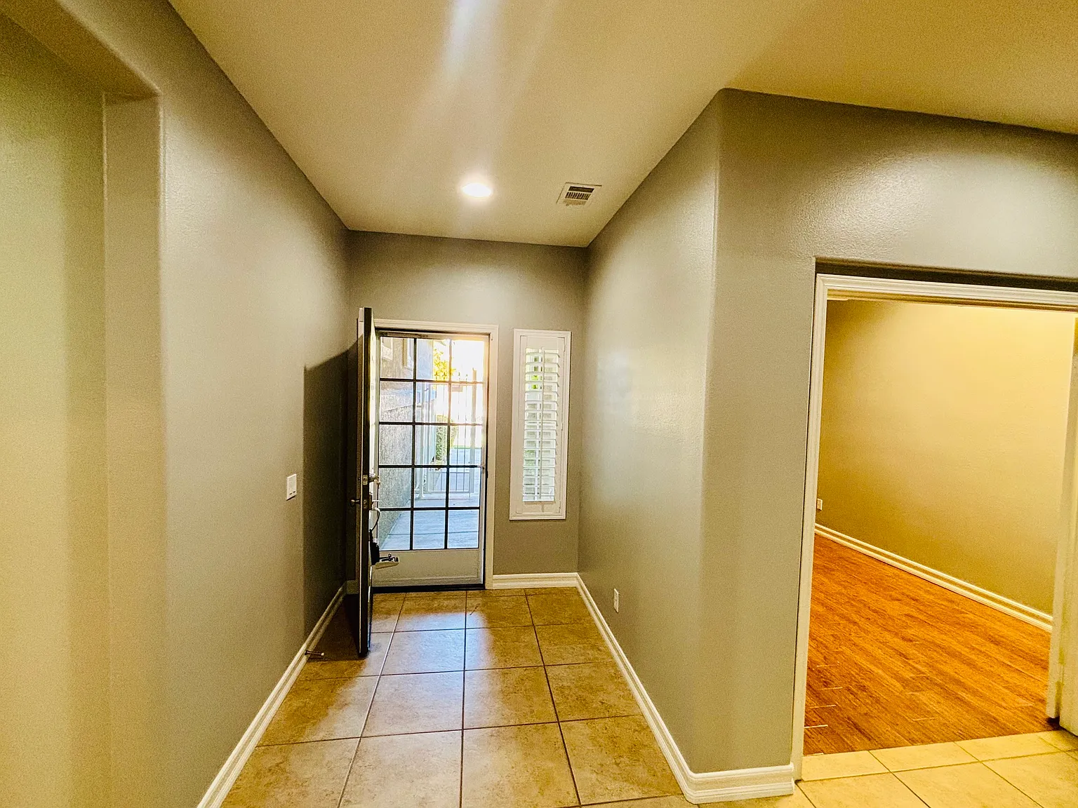 3 bed, 2266 sqft, $3,100 — Photo 3