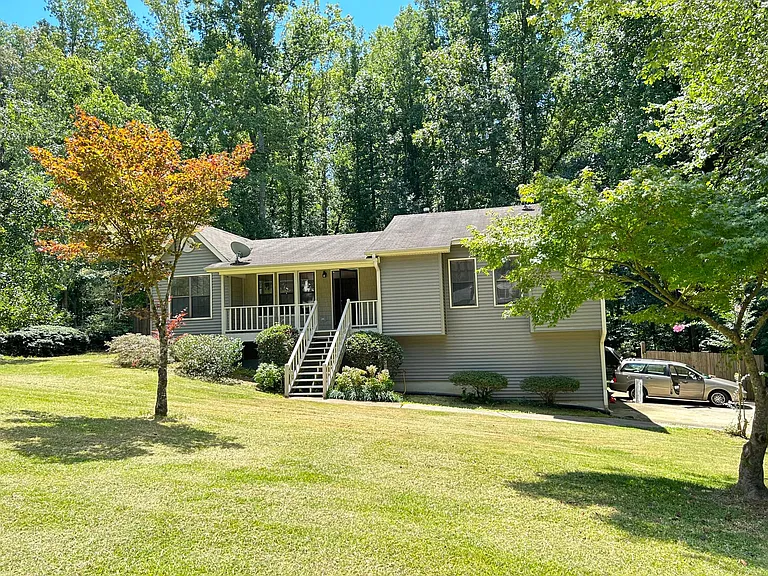 329 Harris Oaks — Photo 1