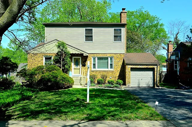 4411 Elm St photo 1
