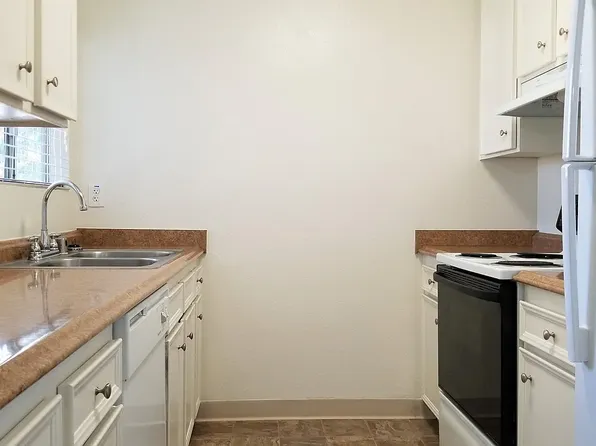 The Pines, 1423 E Washington Ave #58f7b582c, El Cajon, CA 92019