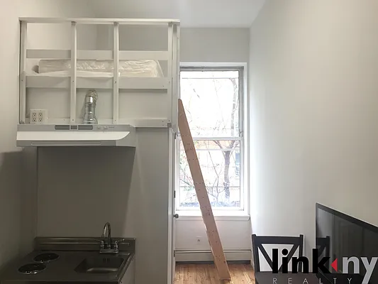 Rented by Link NY Realty | media 40