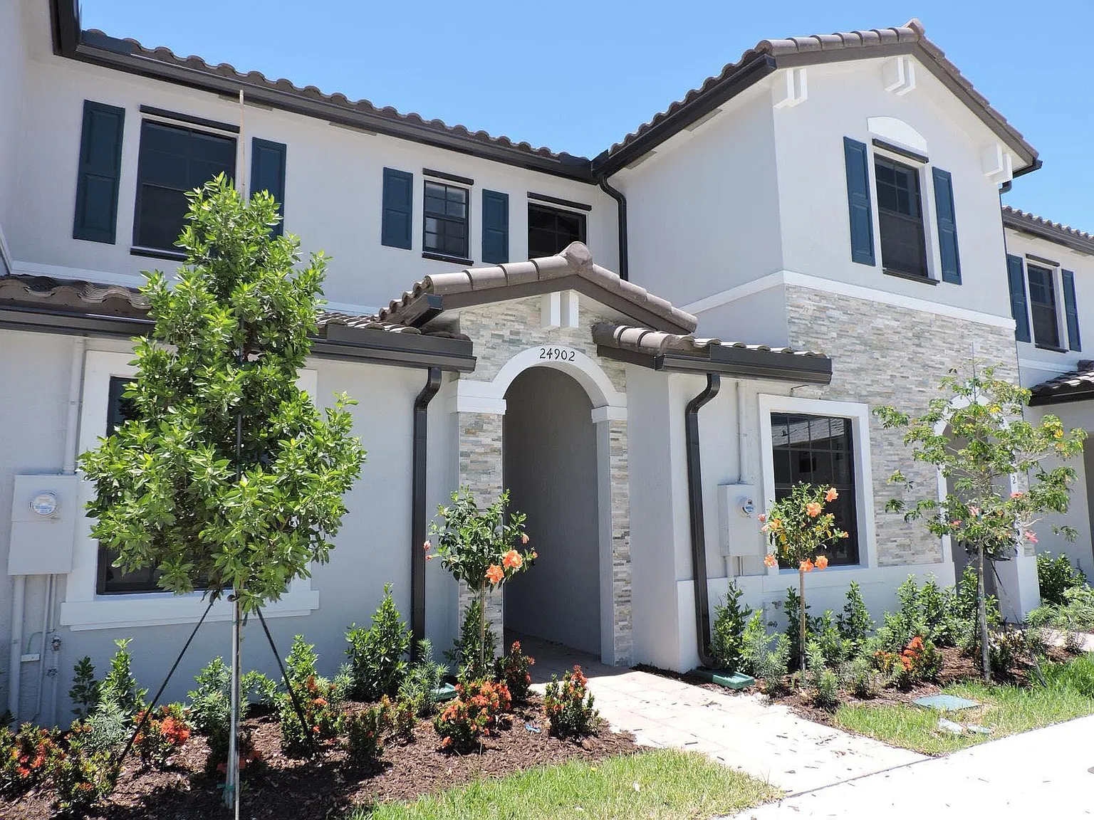 3 bed, 1796 sqft, $2,695 — Photo 2