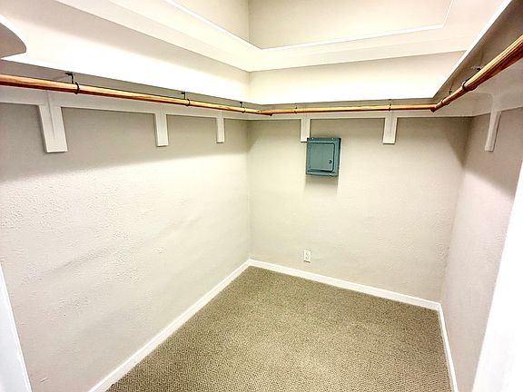 Walk in closet