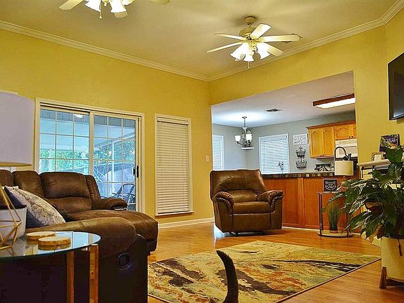 4th image of 5581 Vicari St