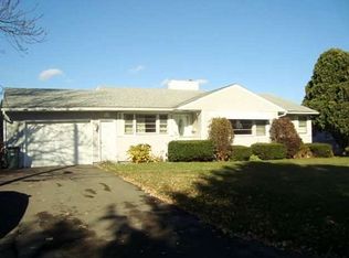 133 Eldredge Dr, Vestal, NY 13850