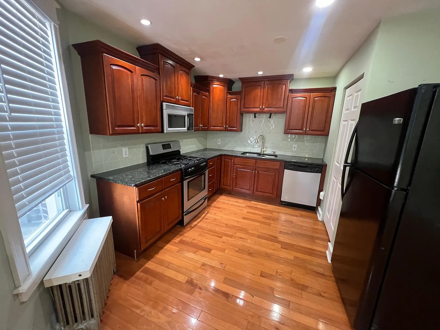 1 bed, 800 sqft, $1,450 — Photo 3