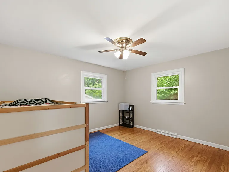 1204 Forest Ct — Photo 11