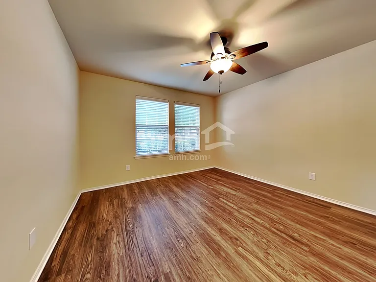 10305 Fossil Valley Dr — Photo 12