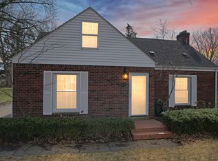 2547 Woodbine Dr, Waterford, MI 48328